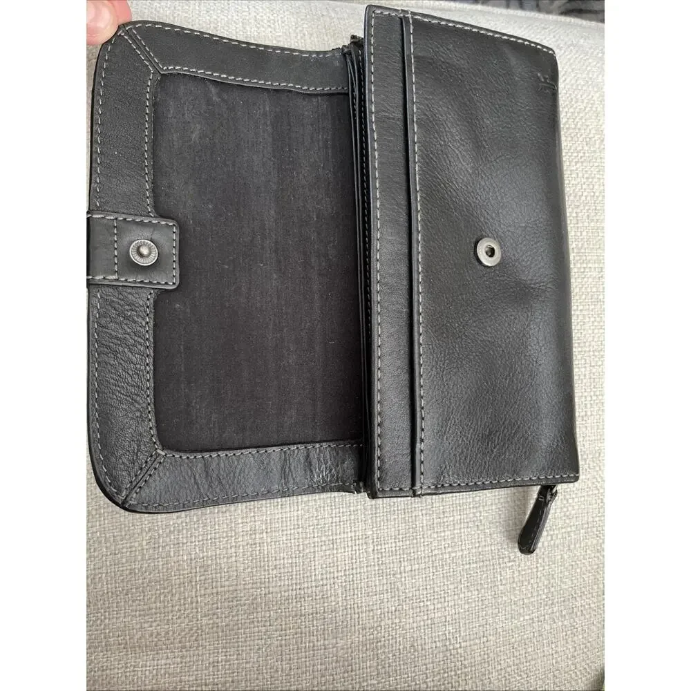 FRYE Leather Wallet Womens Black Trifold Clutch Coin Snap Olivia Classic